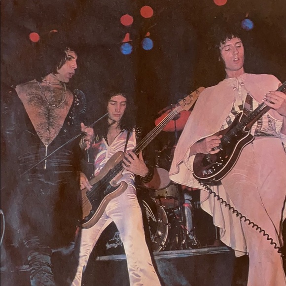 RARE Vintage 70s Queen Concert T-shirt - Picture 4 of 10